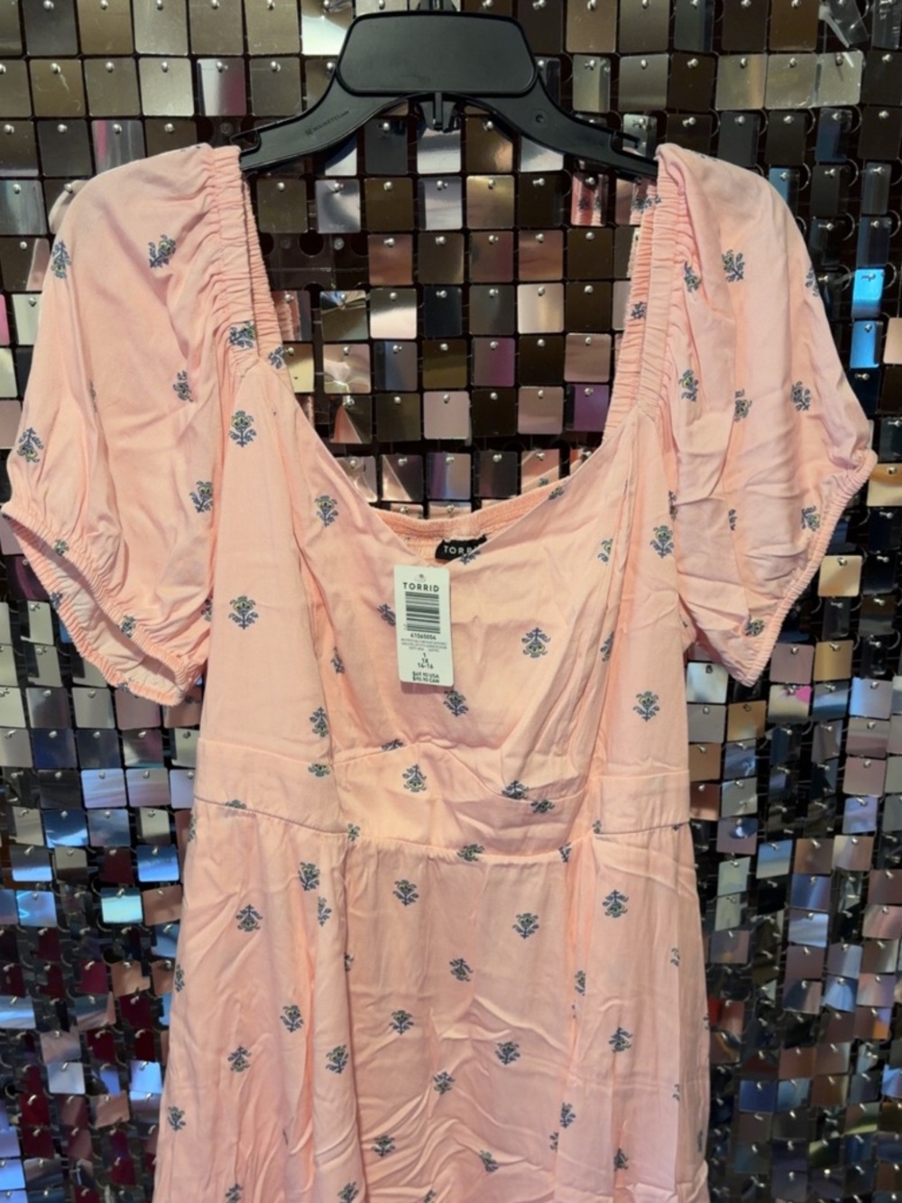 Torrid 1X NWT Pink Floral Puff Sleeve Midi Dress